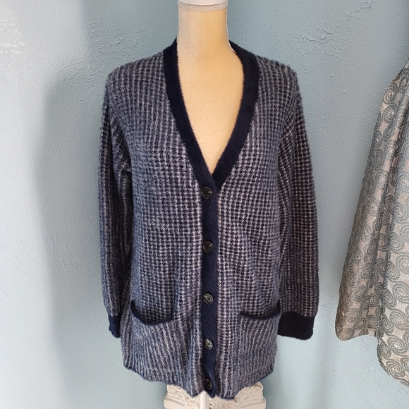 Court & Rowe soft fuzzy eyelash knit cardigan C25 - Picture 2 of 9